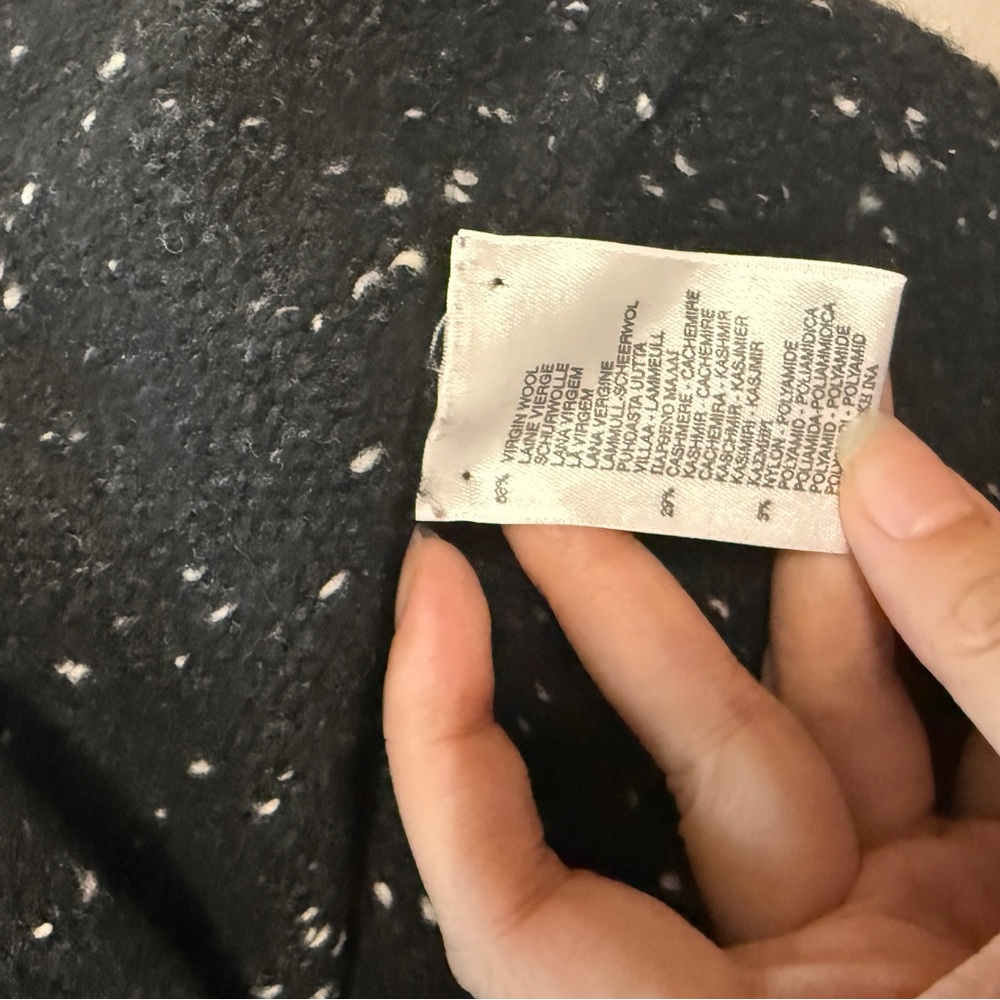 Burberry London virgin wool and cashmere Black Speckled v-neck Sweater - Picture 7 of 9